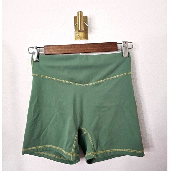 Alphalete Alphalux Sports Bra and Vitality Shorts Activewear Small - Picture 4 of 7